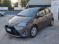 Usata Toyota Yaris Hybrid Business Edition 73 CV (53 kW) 2018 Grigio Berlina