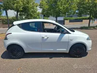 Usata Lancia Ypsilon 69 CV (50 kW) 2015 Bianco Utilitaria