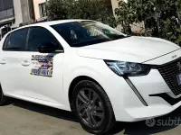 Usata Peugeot 208 102 CV (75 kW) 2022 Bianco Utilitaria