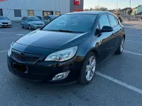 Usata Opel Astra 110 CV (80 kW) 2010 Nero Berlina
