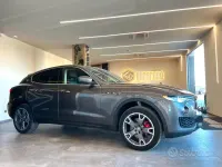 Usata Maserati Levante 250 CV (183 kW) 2017 Grigio SUV