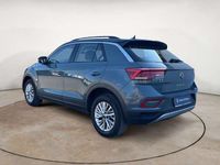 Usata VW T-Roc Life 116 CV (85 kW) 2024 Blu SUV