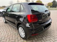 Usata VW Polo Business 75 CV (55 kW) 2015 Blu Berlina