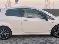 Usata Fiat Grande Punto Sport 90 CV (66 kW) 2010 Bianco Utilitaria