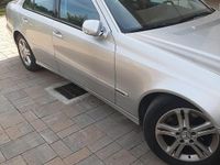Usata Mercedes E220 170 CV (125 kW) 2007 Grigio Berlina