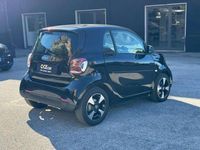 Usata Smart ForTwo Coupé Passion 41 kW (56 CV) 2024 Eca black Utilitaria