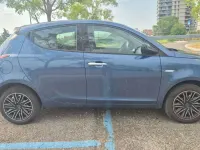 Usata Lancia Ypsilon Gold 69 CV (50 kW) 2023 Blu/azzurro Utilitaria