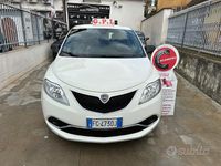 Usata Lancia Ypsilon Silver 69 CV (50 kW) 2016 Bianco Utilitaria