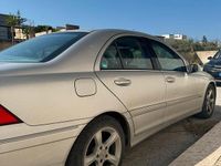 Usata Mercedes C200 122 CV (89 kW) 2004 Grigio Berlina