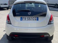 Usata Lancia Ypsilon 69 CV (50 kW) 2019 Bianco Utilitaria