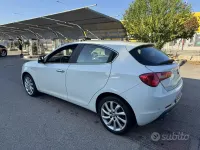 Usata Alfa Romeo Giulietta Exclusive 170 CV (125 kW) 2012 Bianco Utilitaria