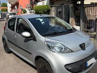 Usata Peugeot 107 68 CV (50 kW) 2006 Grigio Utilitaria