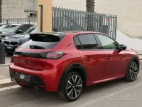 Usata Peugeot 208 GT-line 101 CV (74 kW) 2019 Rosso Utilitaria