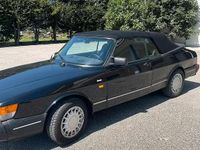 Begagnad Saab 900 1990 Svart Cab