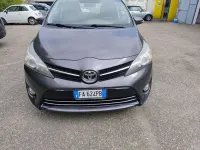 Usata Toyota Verso Active 132 CV (97 kW) 2015 Grigio Monovolume