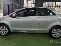 Usata Toyota Yaris Sol 87 CV (63 kW) 2007 Grigio Utilitaria