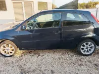 Usata Ford Fiesta 75 CV (55 kW) 2007 Bluazzurro Utilitaria