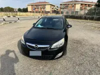 Usata Opel Astra 95 CV (69 kW) 2010 Nero Berlina