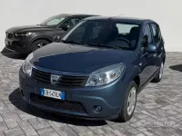 Usata Dacia Sandero Lauréate 72 CV (52 kW) 2010 Blu Berlina
