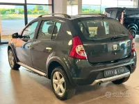 Usata Dacia Sandero Stepway 90 CV (66 kW) 2011 Grigio Berlina