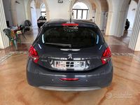 Usata Peugeot 208 Active 82 CV (60 kW) 2018 Blu Utilitaria