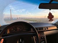 Usata Mercedes 200 109 CV (80 kW) 1989 Argento Berlina