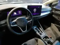Usado VW Golf VIII Style 150 CV (110 kW) 2025 Gris Berlina