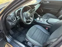 Usata Alfa Romeo Giulia 160 CV (117 kW) 2020 Grigio Berlina