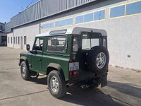 Usata Land Rover Defender 122 CV (89 kW) 2000 Verde SUV