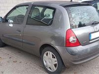 Usata Renault Clio II Authentique 58 CV (42 kW) 2003 Grigio Berlina