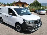 Usata Renault Kangoo 116 CV (85 kW) 2022 Bianco Monovolume
