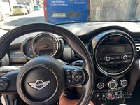 Begagnad Mini Cooper D 136 HK (100 kW) 2017 Vit Halvkombi