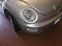 Usata VW New Beetle 101 CV (74 kW) 2002 Argento Utilitaria