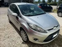 Second-hand Ford Fiesta Titanium 82 CP (60 kW) 2010 Argintiu Berlinǎ