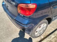 Usata Toyota Yaris Sol 87 CV (63 kW) 2003 Blu Berlina