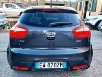 Usata Kia Rio Active 75 CV (55 kW) 2014 Grigio Berlina