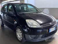Usata Ford Fiesta Zetec 75 CV (55 kW) 2004 Nero Utilitaria