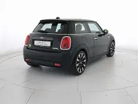 Usata Mini Cooper SE 135 kW (184 CV) 2021 Enigmatic black mini yours Utilitaria