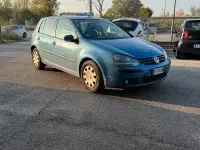 Usata VW Golf IV Trendline 75 CV (55 kW) 2004 Blu Berlina