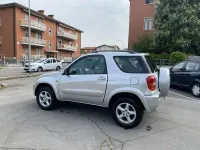 Usata Toyota RAV4 Sol 150 CV (110 kW) 2003 Argento SUV