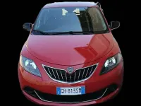 Usata Lancia Ypsilon Silver 69 CV (50 kW) 2022 Rosso Utilitaria
