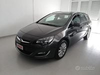 Usata Opel Astra 140 CV (102 kW) 2014 Grigio Station wagon