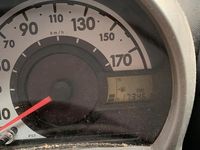 Usata Peugeot 107 68 CV (50 kW) 2011 Rosso Utilitaria