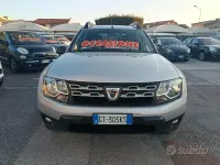Usata Dacia Duster Lauréate 109 CV (80 kW) 2015 Grigio SUV