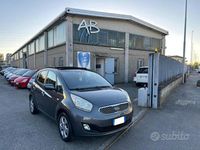 Usata Kia Venga 90 CV (66 kW) 2010 Grigio Utilitaria