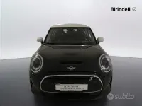 Usata Mini Cooper SE 75 kW (102 CV) 2022 Midnight black metallizzato Utilitaria