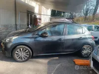 Usata Peugeot 208 Allure 82 CV (60 kW) 2017 Grigio Utilitaria