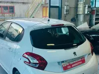 Usata Peugeot 208 Active 82 CV (60 kW) 2012 Bianco Utilitaria