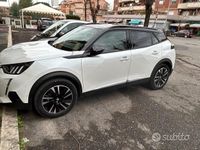 Usata Peugeot e-2008 100 kW (136 CV) 2021 Bianco SUV