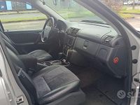 Usata Mercedes ML270 163 CV (119 kW) 2005 Grigio SUV